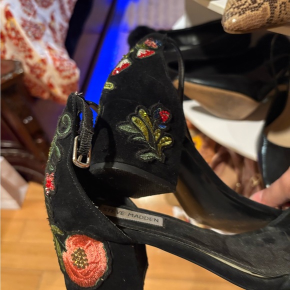 Steve Madden Black Floral Embroidered Heels - Picture 2 of 3
